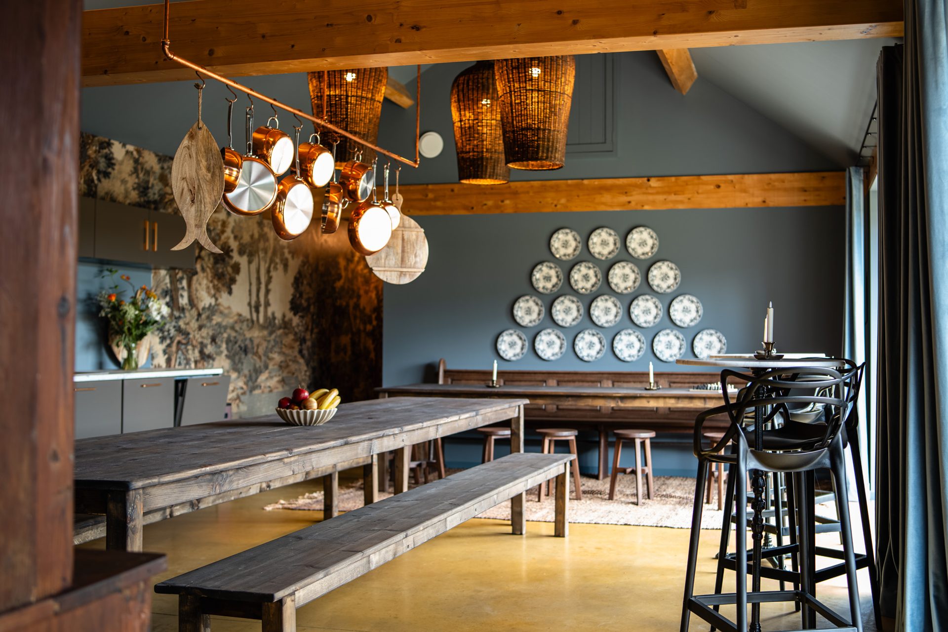 Grote gedeelde eettafel, na de verbouwing